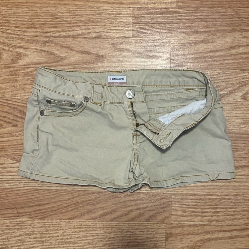 No boundaries tan booty jean shorts